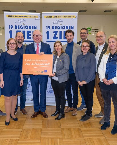 Pressefoto LEADER Manager:innen Pressefoto LEADER Manager:innen NÖ mit LH-Stv. Pernkopf