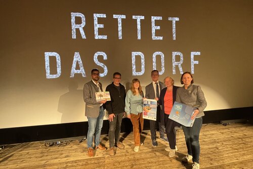 Filmabend Personen bei Eröffnung Rettet das Dorf 