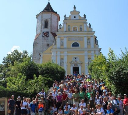 Pilgergruppe bei der Jubiläumsbegehung des Jakobsweges Weinviertel im Jahr 2020