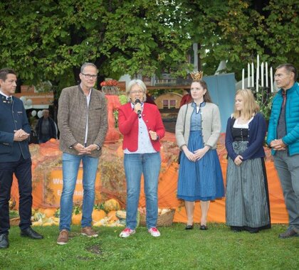 Vertreter von Weinviertel Tourismus beim Erntedankfest in Wien 2019 mit der damalige Landesräting Petra Bohuslav.