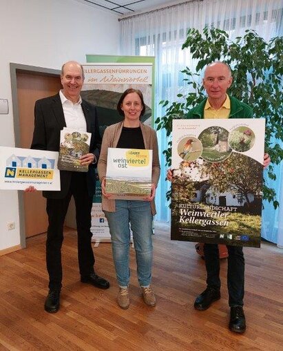 Michael Staribacher, Christine Filipp und Johannes Rieder bei der Infoveranstaltung zu Biodiversität in Kellergassen.
