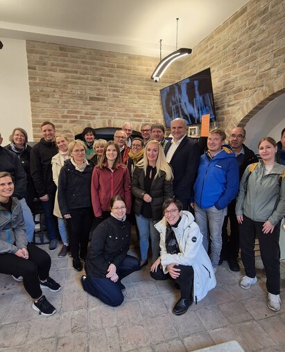 Pressefoto Exkursion Rheinhessen im Weinkeller