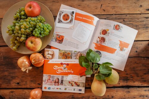 Kinderrezepthefte und Obst