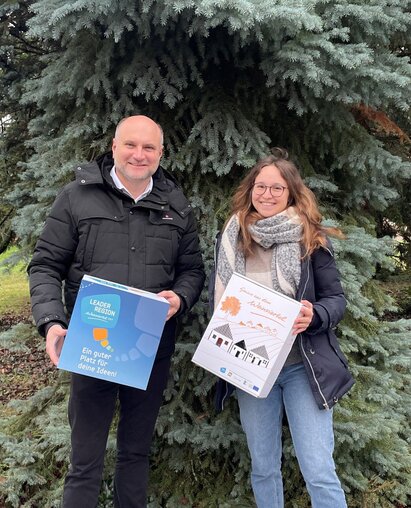 Pressefoto Geschenkkarton Christian Frank und Caroline Fribert