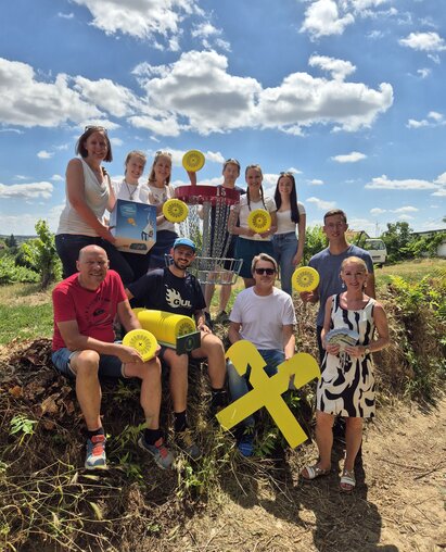 Pressefoto Discgolf Eröffnung Menschen am Discgolf Parcours