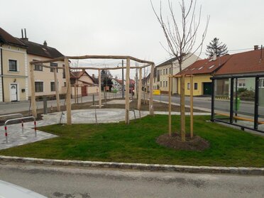 Park beim weißen Kreuz Großengersdorf Park beim weißen Kreuz Großengersdorf