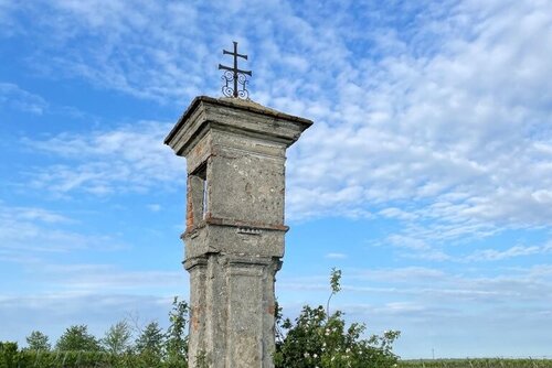 Marterl Singerkreuz Poysdorf im Frühling
