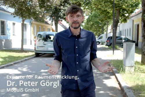 Auszug aus dem Leerstandsvideo, in dem Peter Görgl interviewt wird
