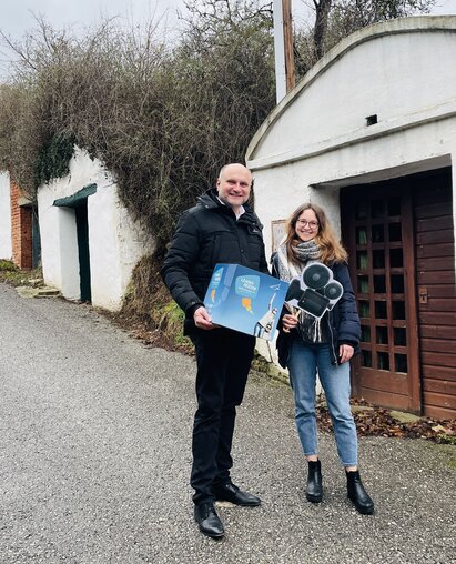 Obmann Christian Frank und Projektleiterin Caroline Fribert in Kellergasse